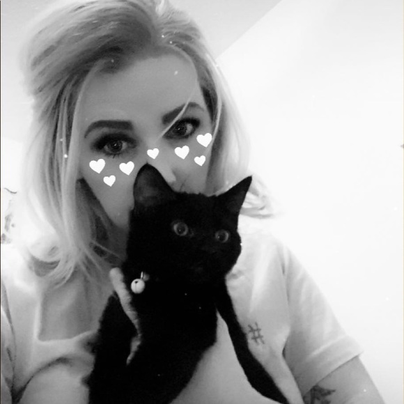 Meet your Posher, Tabitha - Picture 1 of 1